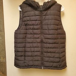 Black hooded puffer vest